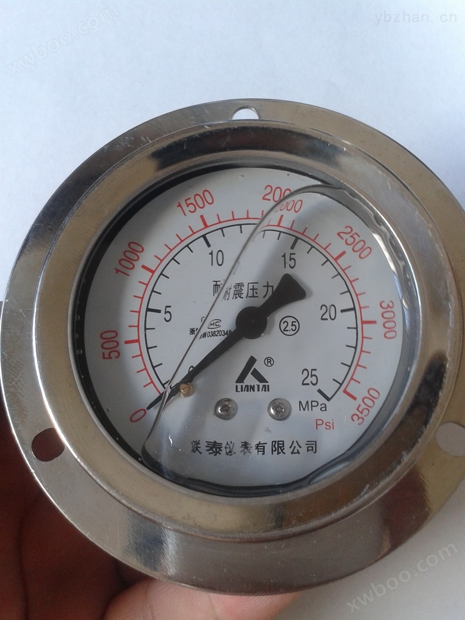优质联泰轴向YTN60/ZT充油抗震耐震压力表*